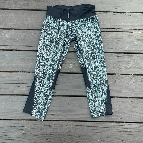 Nike Dri-Fit running capris size S - Picture 1 of 6